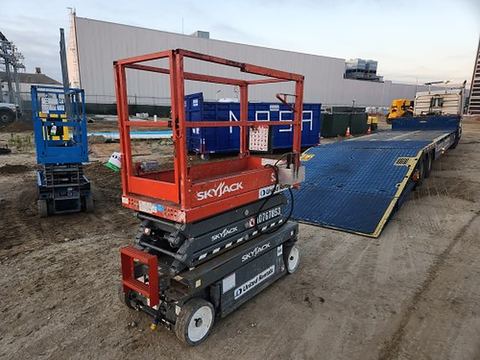 2018 SKYJACK SJIII3219 Scissor Lift 19' Electric