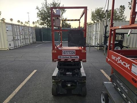 2018 SKYJACK SJIII3219 Scissor Lift 19' Electric