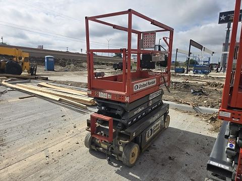 2018 SKYJACK SJIII3219 Scissor Lift 19' Electric