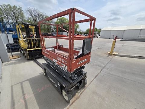 2018 SKYJACK SJIII3219 Scissor Lift 19' Electric