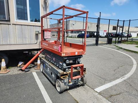 2018 SKYJACK SJIII3219 Scissor Lift 19' Electric