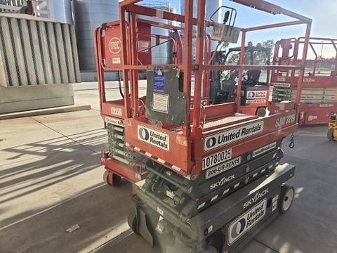 2018 SKYJACK SJIII3219 Scissor Lift 19' Electric