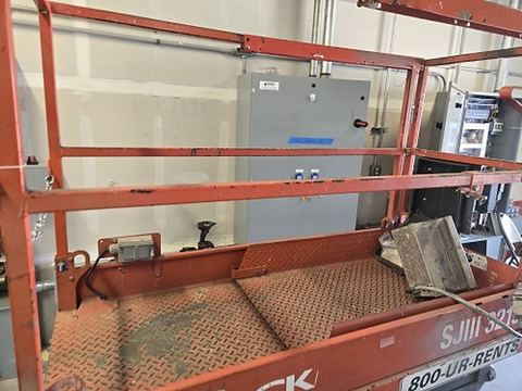 2018 SKYJACK SJIII3219 Scissor Lift 19' Electric