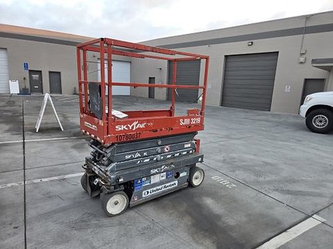 2018 SKYJACK SJIII3219 Scissor Lift 19' Electric