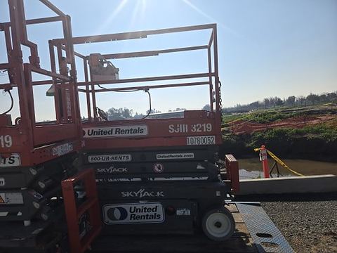 2018 SKYJACK SJIII3219 Scissor Lift 19' Electric