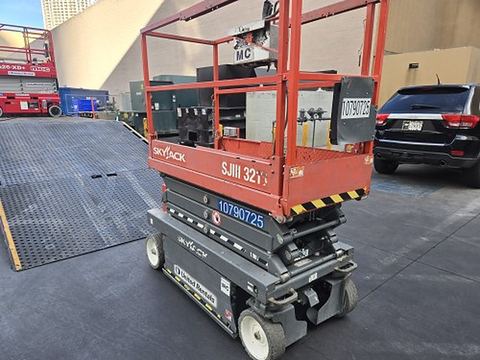 2018 SKYJACK SJIII3219 Scissor Lift 19' Electric