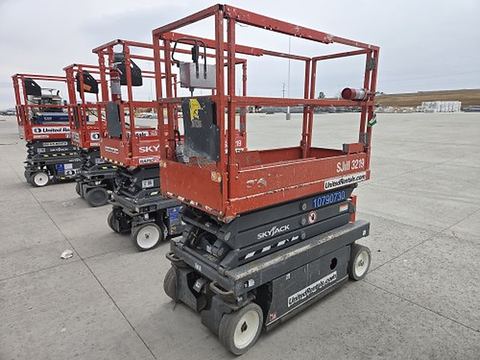 2018 SKYJACK SJIII3219 Scissor Lift 19' Electric
