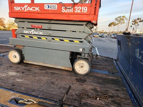 2018 SKYJACK SJIII3219 Scissor Lift 19' Electric