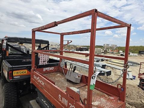 2018 SKYJACK SJIII3219 Scissor Lift 19' Electric