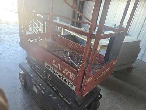 2018 SKYJACK SJIII3219 Scissor Lift 19' Electric