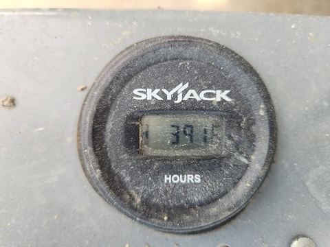 2018 SKYJACK SJIII3219 Scissor Lift 19' Electric