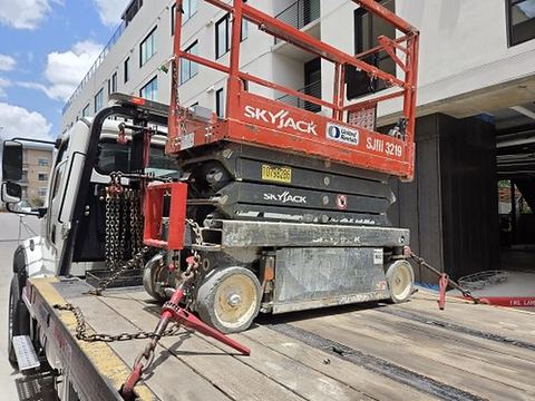 2018 SKYJACK SJIII3219 Scissor Lift 19' Electric