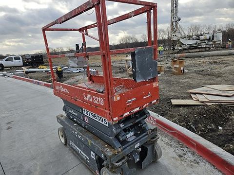 2018 SKYJACK SJIII3219 Scissor Lift 19' Electric