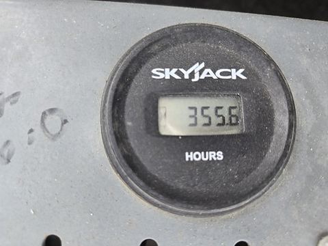 2018 SKYJACK SJIII3219 Scissor Lift 19' Electric
