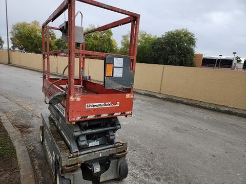 2018 SKYJACK SJIII3219 Scissor Lift 19' Electric