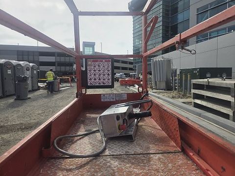 2018 SKYJACK SJIII3219 Scissor Lift 19' Electric