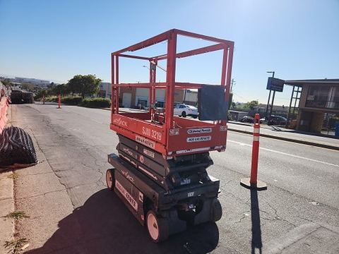 2018 SKYJACK SJIII3219 Scissor Lift 19' Electric