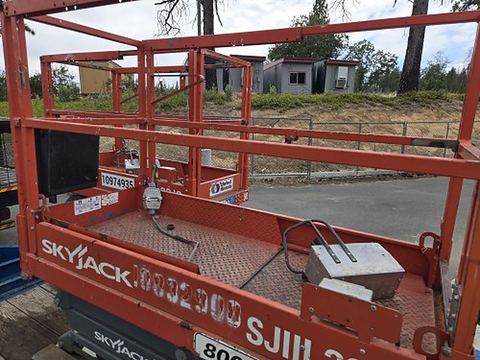 2018 SKYJACK SJIII3219 Scissor Lift 19' Electric