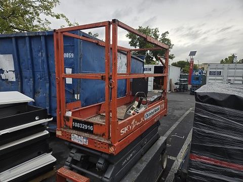 2018 SKYJACK SJIII3219 Scissor Lift 19' Electric