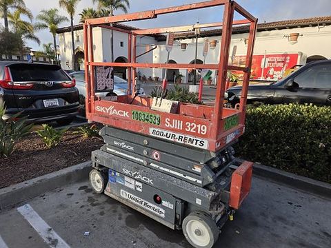 2018 SKYJACK SJIII3219 Scissor Lift 19' Electric