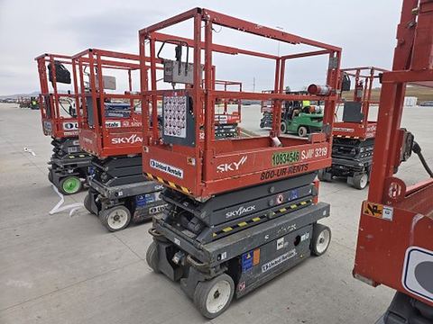 2018 SKYJACK SJIII3219 Scissor Lift 19' Electric