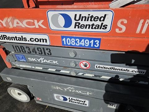 2018 SKYJACK SJIII3219 Scissor Lift 19' Electric