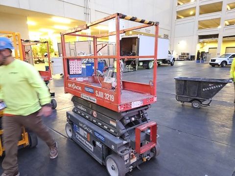 2018 SKYJACK SJIII3219 Scissor Lift 19' Electric