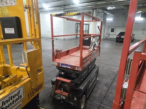 2018 SKYJACK SJIII3219 Scissor Lift 19' Electric