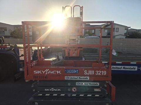 2018 SKYJACK SJIII3219 Scissor Lift 19' Electric