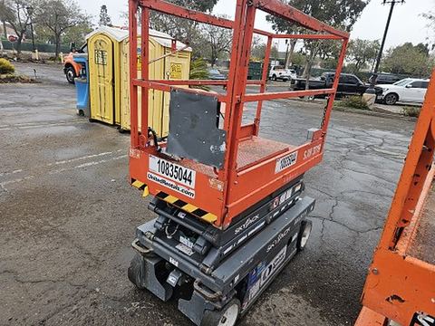 2018 SKYJACK SJIII3219 Scissor Lift 19' Electric