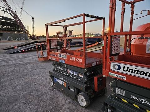 2018 SKYJACK SJIII3219 Scissor Lift 19' Electric