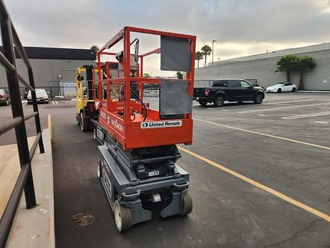 2018 SKYJACK SJIII3219 Scissor Lift 19' Electric