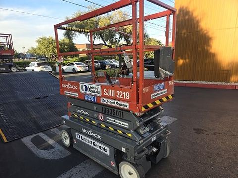 2018 SKYJACK SJIII3219 Scissor Lift 19' Electric