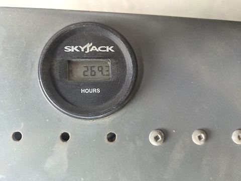 2018 SKYJACK SJIII3219 Scissor Lift 19' Electric