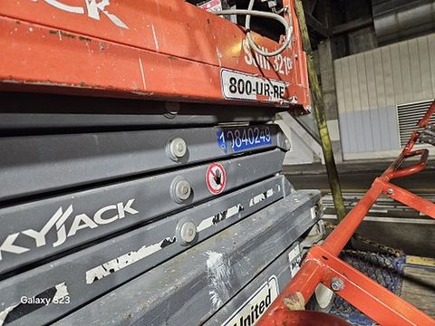 2018 SKYJACK SJIII3219 Scissor Lift 19' Electric