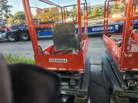 2018 SKYJACK SJIII3219 Scissor Lift 19' Electric