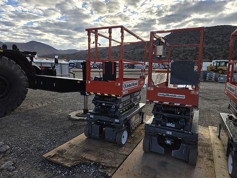 2018 SKYJACK SJIII3219 Scissor Lift 19' Electric