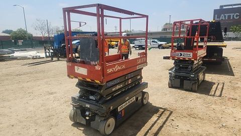 2018 SKYJACK SJIII3219 Scissor Lift 19' Electric