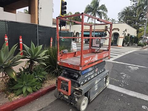 2018 SKYJACK SJIII3219 Scissor Lift 19' Electric