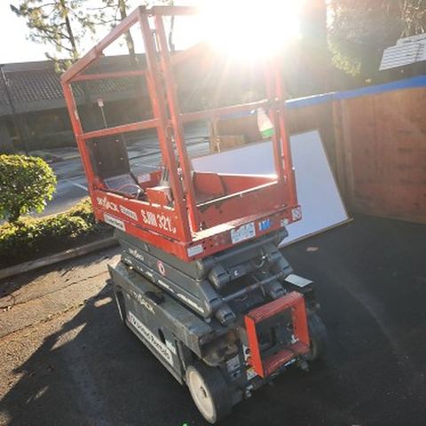 2018 SKYJACK SJIII3219 Scissor Lift 19' Electric