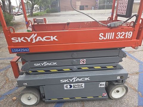 2018 SKYJACK SJIII3219 Scissor Lift 19' Electric