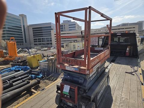 2018 SKYJACK SJIII3219 Scissor Lift 19' Electric