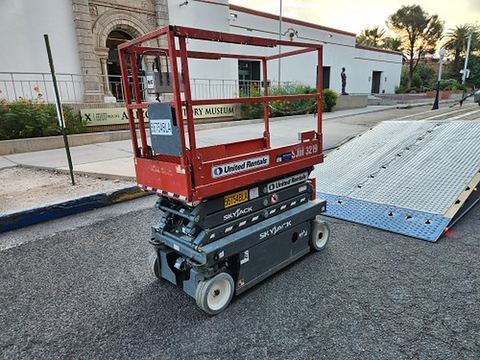2018 SKYJACK SJIII3219 Scissor Lift 19' Electric