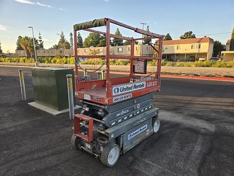 2018 SKYJACK SJIII3219 Scissor Lift 19' Electric