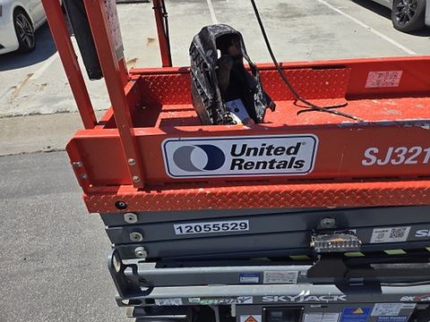 2018 SKYJACK SJIII3219 Scissor Lift 19' Electric
