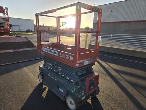 2018 SKYJACK SJIII3219 Scissor Lift 19' Electric
