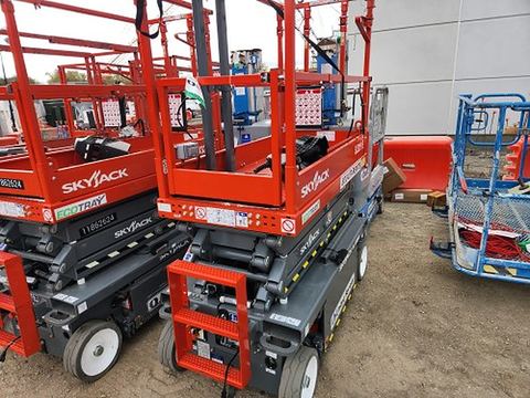 2018 SKYJACK SJIII3219 Scissor Lift 19' Electric