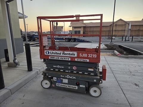 2018 SKYJACK SJIII3219 Scissor Lift 19' Electric