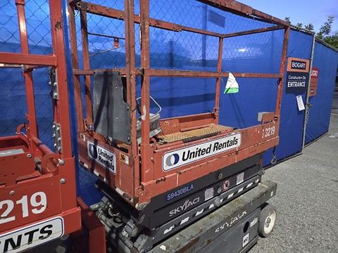 2018 SKYJACK SJIII3219 Scissor Lift 19' Electric