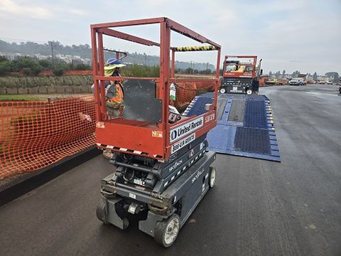 2018 SKYJACK SJIII3219 Scissor Lift 19' Electric